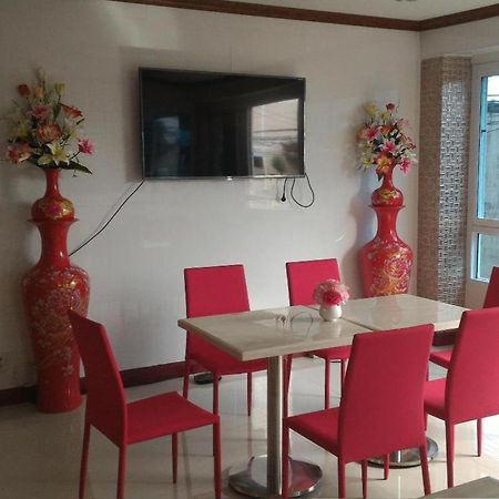 V-House Hotel Trang Bagian luar foto