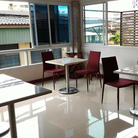 V-House Hotel Trang Bagian luar foto