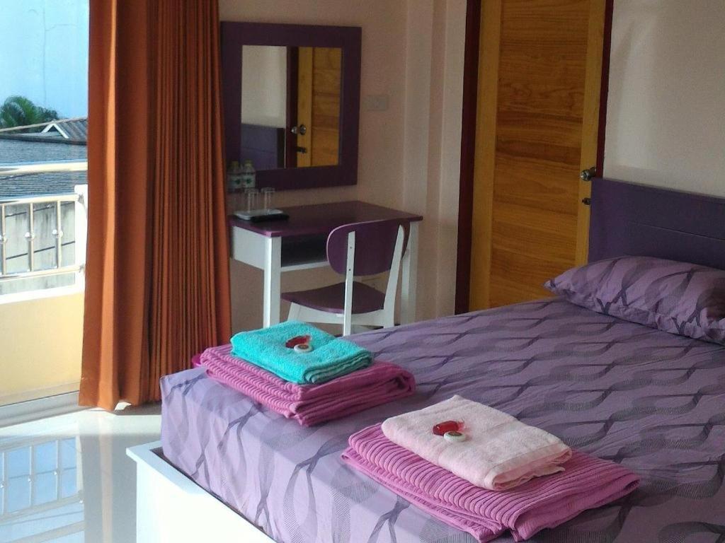 V-House Hotel Trang Bagian luar foto