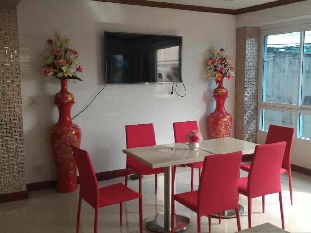 V-House Hotel Trang Bagian luar foto