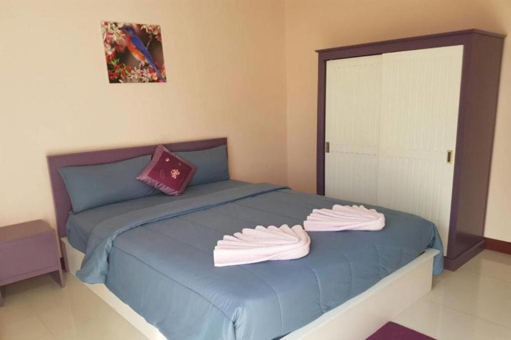 V-House Hotel Trang Bagian luar foto