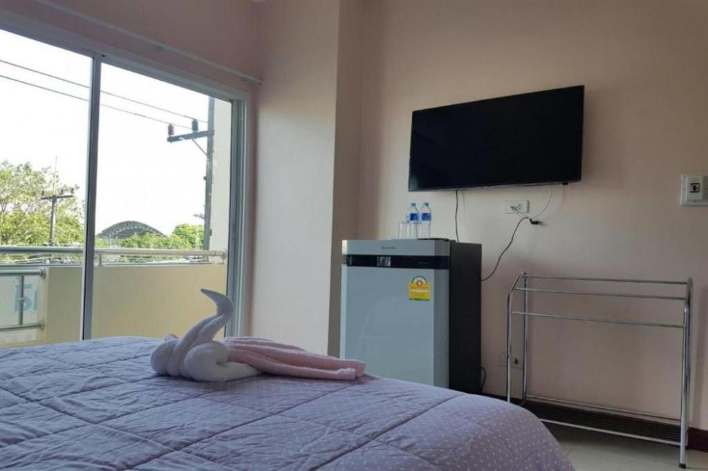 V-House Hotel Trang Bagian luar foto