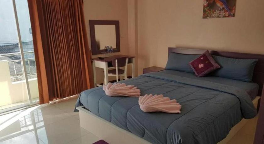 V-House Hotel Trang Bagian luar foto