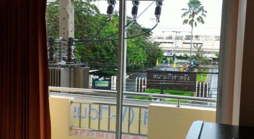 V-House Hotel Trang Bagian luar foto