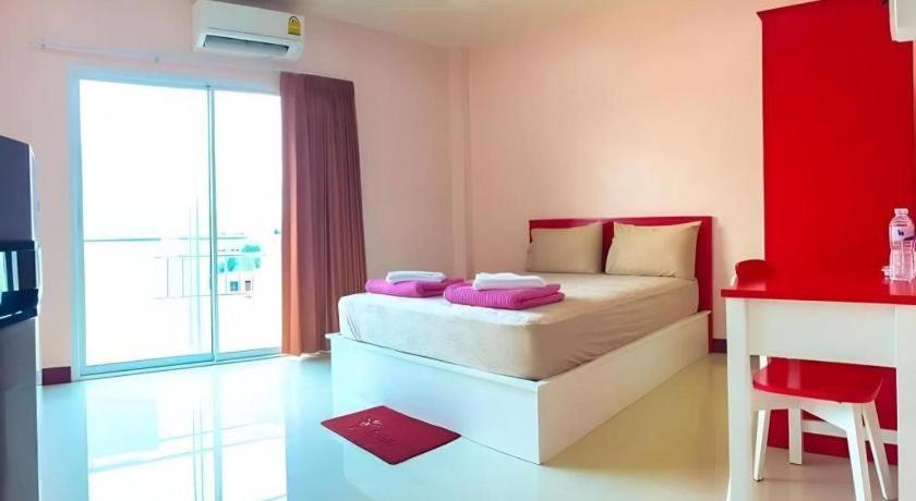 V-House Hotel Trang Bagian luar foto