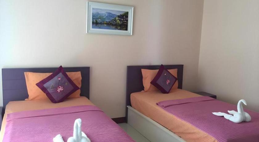 V-House Hotel Trang Bagian luar foto