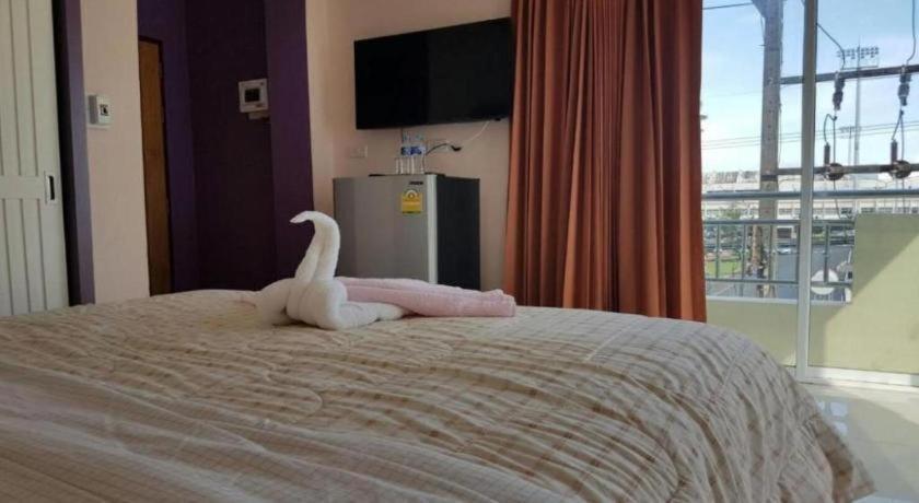 V-House Hotel Trang Bagian luar foto