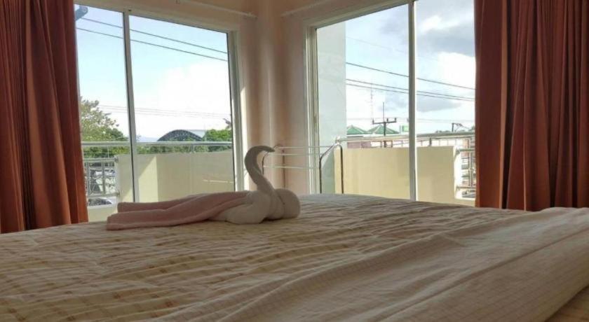V-House Hotel Trang Bagian luar foto