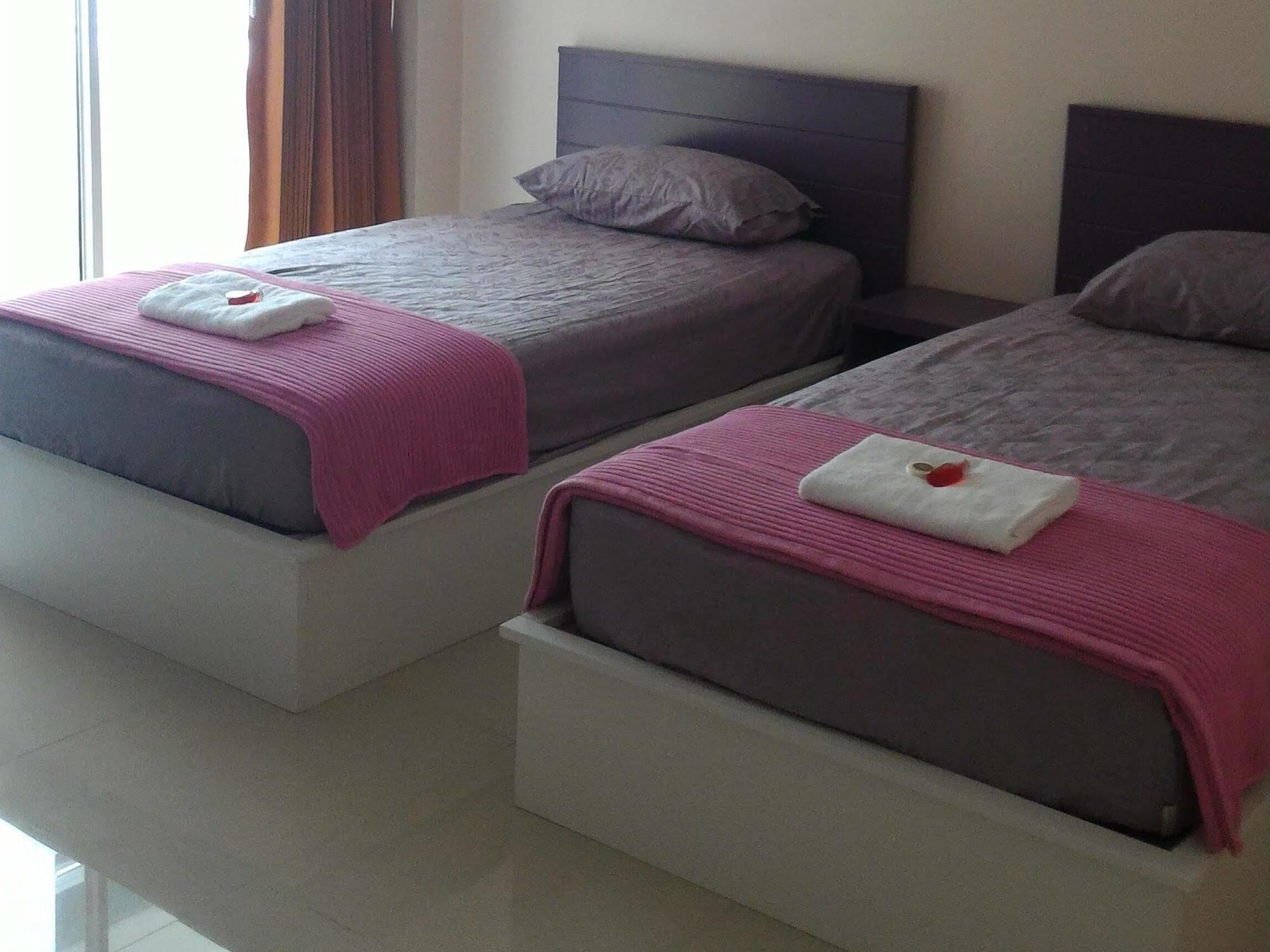 V-House Hotel Trang Bagian luar foto