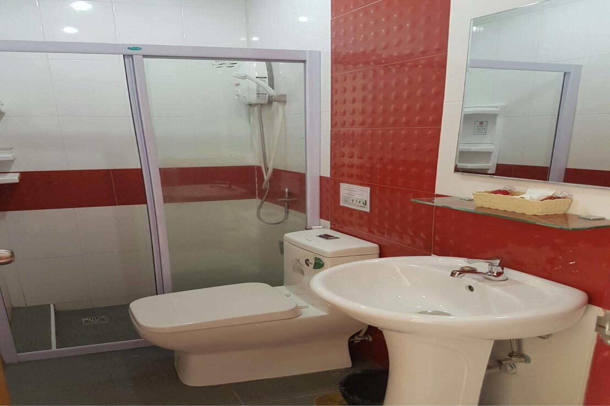 V-House Hotel Trang Bagian luar foto