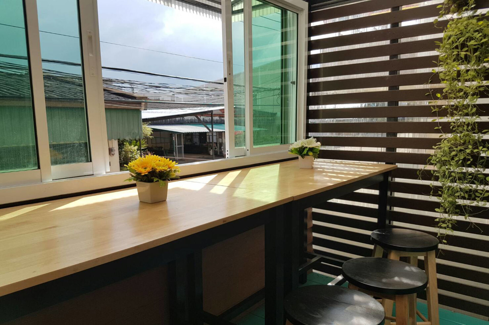 V-House Hotel Trang Bagian luar foto